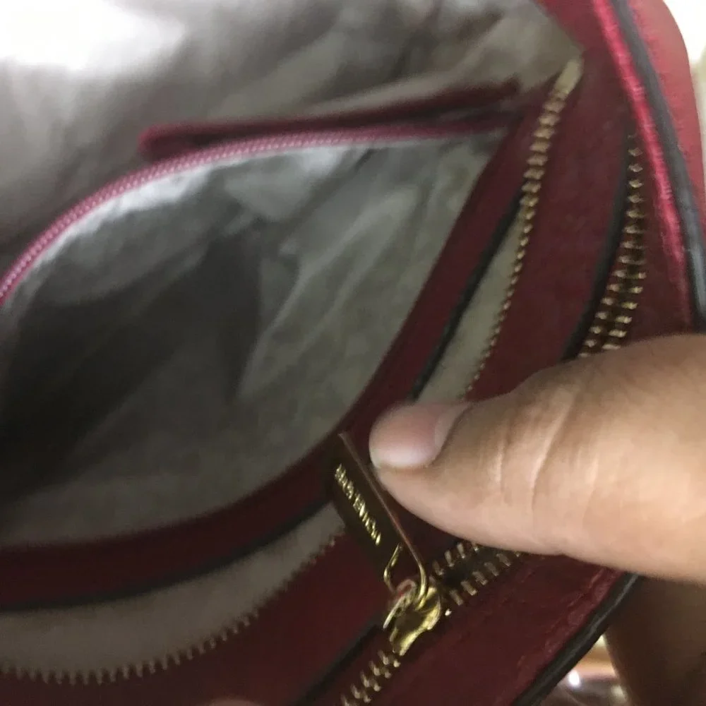 Authentic Michael Kors Medium Slouchy Cherry Leather Shoulder Bag - Picture 6 of 15